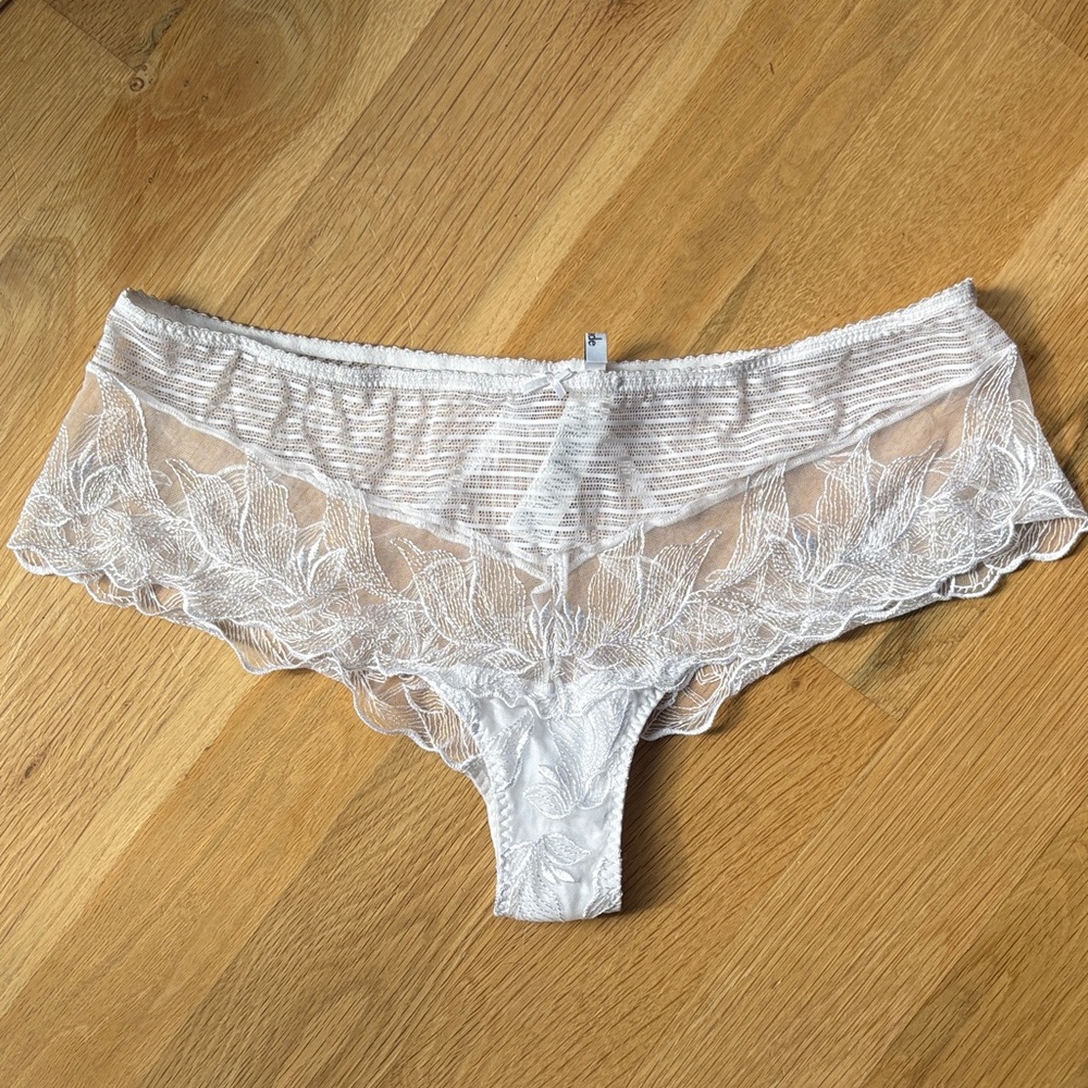 Aubade womens Fleur De Tattoo Saint-Tropez Brief Size XL Sheer White Bridal